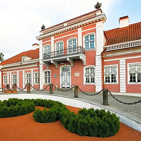 Manor Szálloda