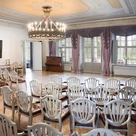Manor Hotell