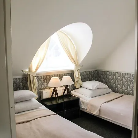 Manor 3*