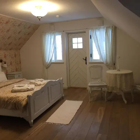 Отель Manor 3*